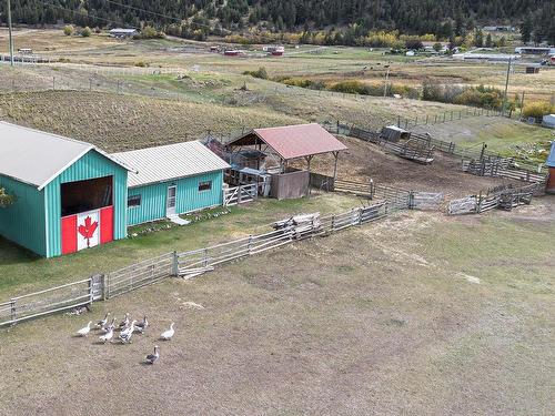 7480 West Subdivision Road, Clinton, BC - Outdoor