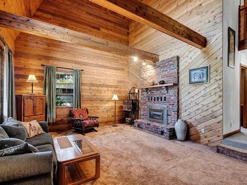 7480 West Subdivision Road, Clinton, BC - Indoor Photo Showing Living Room With Fireplace