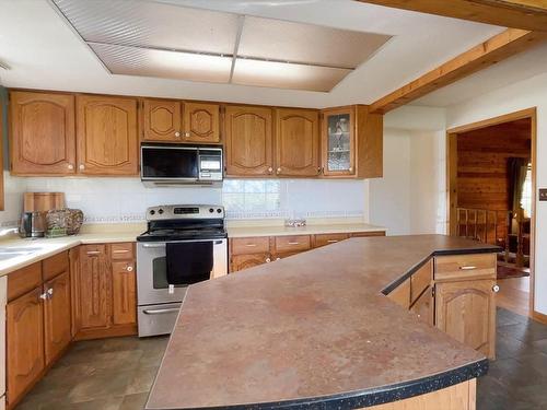 7480 West Subdivision Road, Clinton, BC - Indoor Photo Showing Kitchen