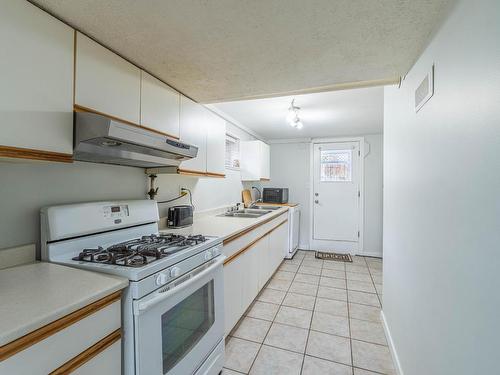 538 Linden Ave, Kamloops, BC - Indoor Photo Showing Kitchen With Double Sink