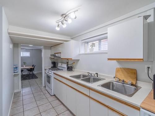 538 Linden Ave, Kamloops, BC - Indoor Photo Showing Kitchen With Double Sink