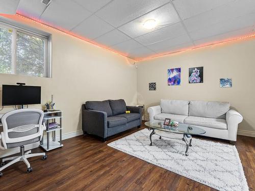 119 Fernie Place, Kamloops, BC - Indoor Photo Showing Living Room