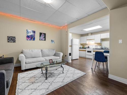 119 Fernie Place, Kamloops, BC - Indoor Photo Showing Living Room