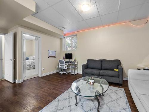 119 Fernie Place, Kamloops, BC - Indoor Photo Showing Living Room