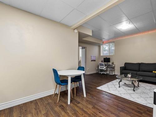 119 Fernie Place, Kamloops, BC - Indoor Photo Showing Living Room