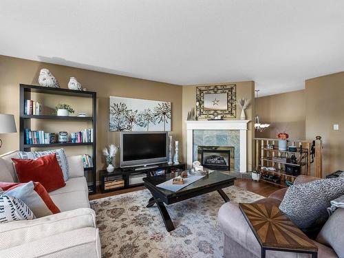 119 Fernie Place, Kamloops, BC - Indoor Photo Showing Living Room With Fireplace