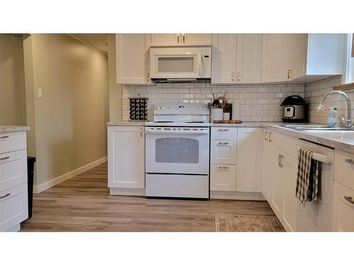 265 Guru Nanak Place, Clearwater, BC - Indoor Photo Showing Kitchen