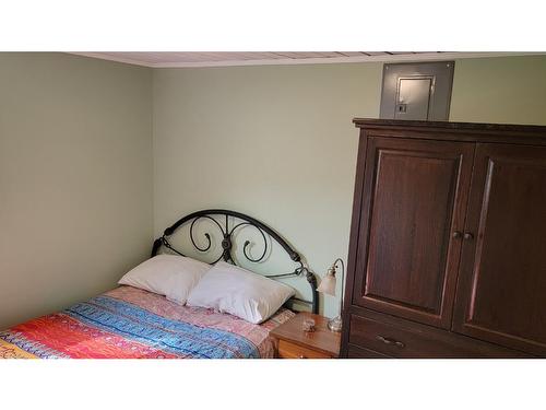 265 Guru Nanak Place, Clearwater, BC - Indoor Photo Showing Bedroom