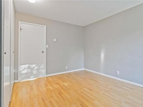 409-1630 Quadra St, Victoria, BC - Indoor Photo Showing Other Room