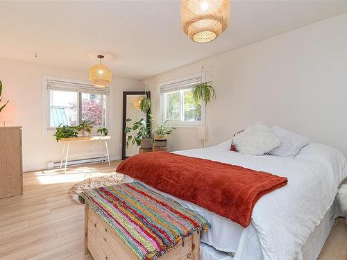 615 Goldstream Ave, Langford, BC - Indoor Photo Showing Bedroom