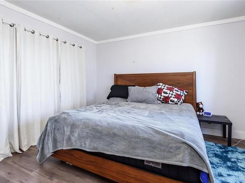 A-2350 Willemar Ave, Courtenay, BC - Indoor Photo Showing Bedroom