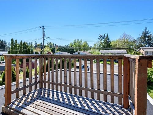 A-2350 Willemar Ave, Courtenay, BC - Outdoor