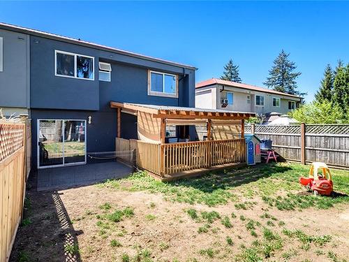 A-2350 Willemar Ave, Courtenay, BC - Outdoor