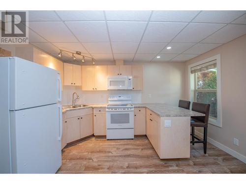 4505 Bellevue Drive, Vernon, BC - Indoor Photo Showing Kitchen With Double Sink