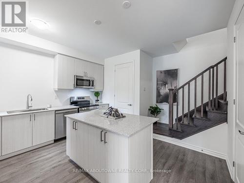 48 - 1317 Leriche Way, Milton, ON - Indoor Photo Showing Kitchen