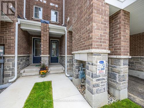 48 - 1317 Leriche Way, Milton, ON - Outdoor With Facade