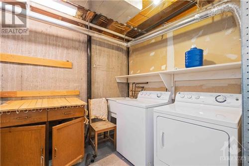 1904 Summerfields Crescent, Ottawa, ON - Indoor Photo Showing Laundry Room