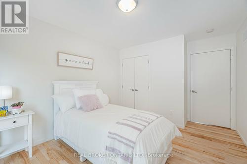 4133 Conc 12 Sunnidale Road, Clearview, ON - Indoor Photo Showing Bedroom