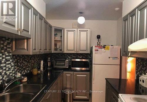 907 - 301 Prudential Drive, Toronto, ON - Indoor Photo Showing Kitchen With Double Sink