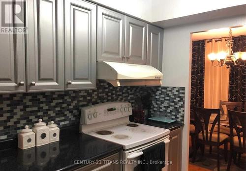 907 - 301 Prudential Drive, Toronto, ON - Indoor Photo Showing Kitchen