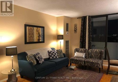 907 - 301 Prudential Drive, Toronto, ON - Indoor Photo Showing Living Room