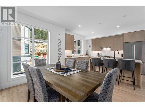 1455 Cara Glen Court Unit# 113, Kelowna, BC - Indoor Photo Showing Dining Room