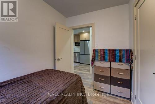 72 Edgemont Street N, Hamilton, ON - Indoor Photo Showing Bedroom