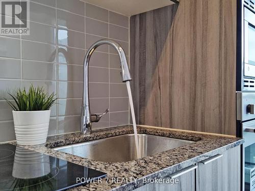 3010 - 955 Bay Street, Toronto, ON - Indoor Photo Showing Kitchen