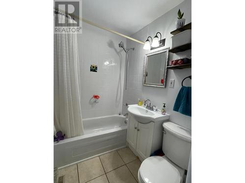 4711 Spruce Avenue, Fort Nelson, BC - Indoor Photo Showing Bathroom