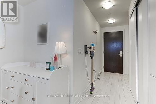 1717 - 330 Richmond Street W, Toronto, ON - Indoor Photo Showing Bathroom