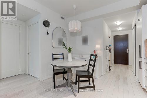 1717 - 330 Richmond Street W, Toronto, ON - Indoor Photo Showing Dining Room