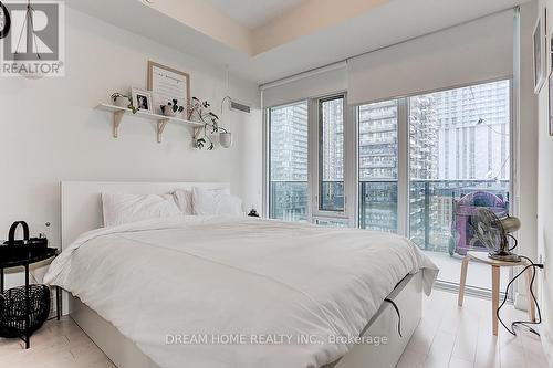 1717 - 330 Richmond Street W, Toronto, ON - Indoor Photo Showing Bedroom