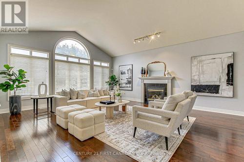 322 Chambers Place, London, ON - Indoor Photo Showing Living Room With Fireplace