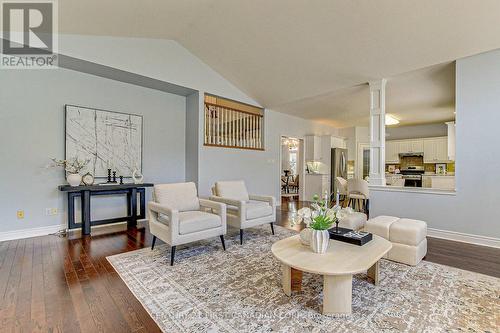 322 Chambers Place, London, ON - Indoor Photo Showing Living Room