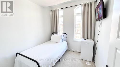 69 Melmar Street, Brampton, ON - Indoor Photo Showing Bedroom