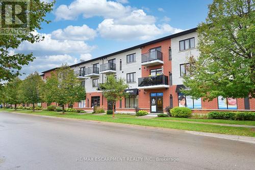 320 - 170 Rockhaven Lane, Hamilton, ON - Outdoor With Balcony With Facade