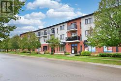 320 - 170 ROCKHAVEN LANE  Hamilton, ON L8B 1B5