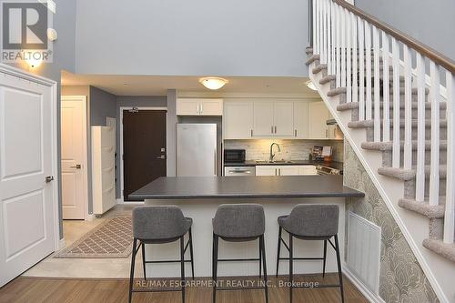 320 - 170 Rockhaven Lane, Hamilton, ON - Indoor Photo Showing Kitchen