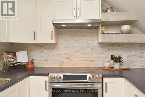 320 - 170 Rockhaven Lane, Hamilton, ON - Indoor Photo Showing Kitchen