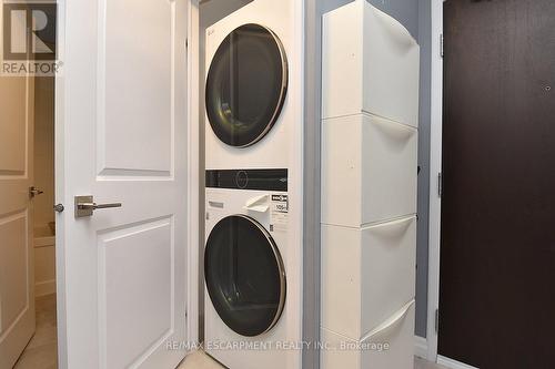 320 - 170 Rockhaven Lane, Hamilton, ON - Indoor Photo Showing Laundry Room