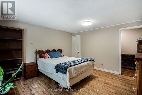 82 Osler Drive, Hamilton, ON - Indoor Photo Showing Bedroom