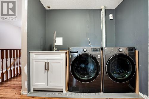 82 Osler Drive, Hamilton, ON - Indoor Photo Showing Laundry Room