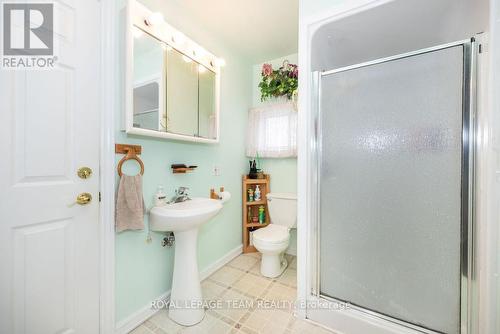 25 Drohan Street, Madawaska Valley (570 - Madawaska Valley), ON - Indoor Photo Showing Bathroom