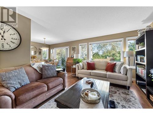 119 Fernie Place, Kamloops, BC - Indoor Photo Showing Living Room