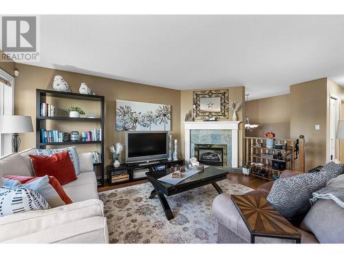 119 Fernie Place, Kamloops, BC - Indoor Photo Showing Living Room With Fireplace