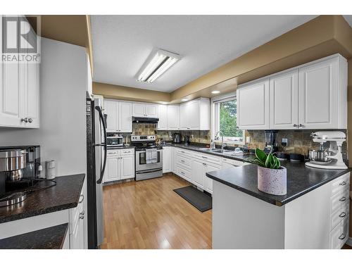 119 Fernie Place, Kamloops, BC - Indoor Photo Showing Kitchen With Double Sink