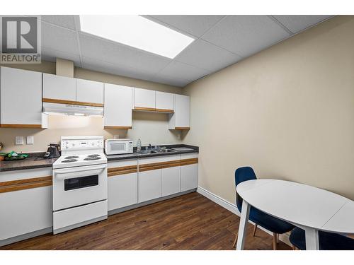 119 Fernie Place, Kamloops, BC - Indoor Photo Showing Kitchen