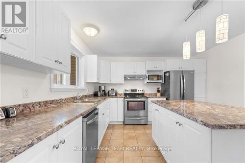 121 Otteridge Avenue, Renfrew, ON - Indoor Photo Showing Kitchen With Double Sink With Upgraded Kitchen