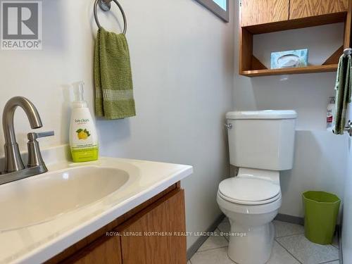 84 Sixth Avenue, Timmins (Central), ON - Indoor Photo Showing Bathroom