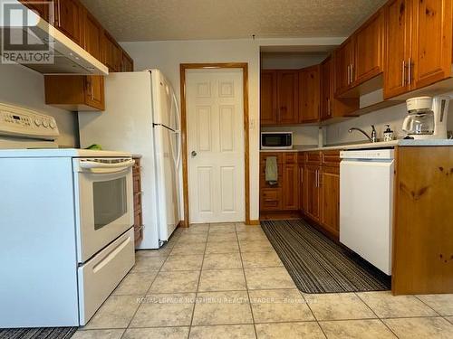 84 Sixth Avenue, Timmins (Central), ON - Indoor Photo Showing Kitchen